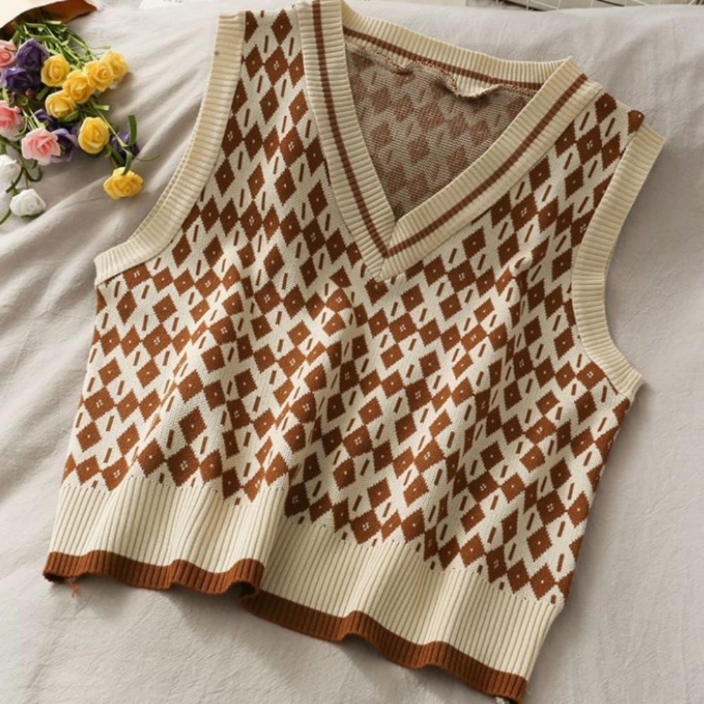 YesStyle cropped sweater vest